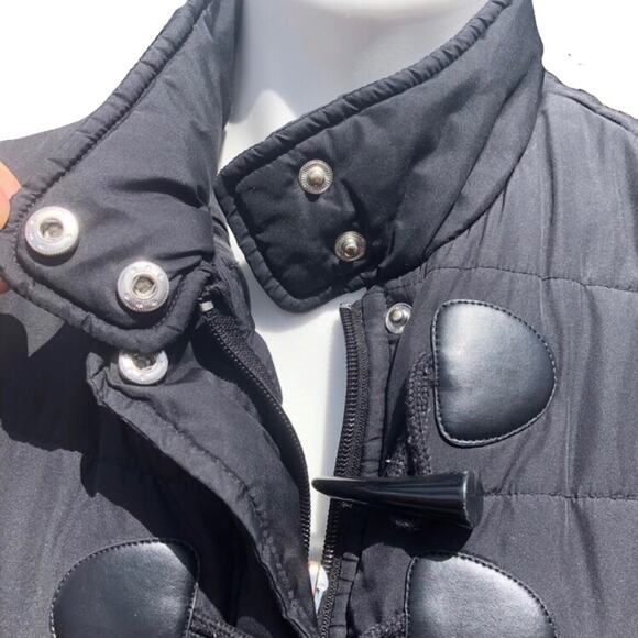 Liz Claiborne black puffer vest pockets size small - Picture 4 of 5